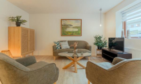 Central Apartment in Tórshavn - Private Parking